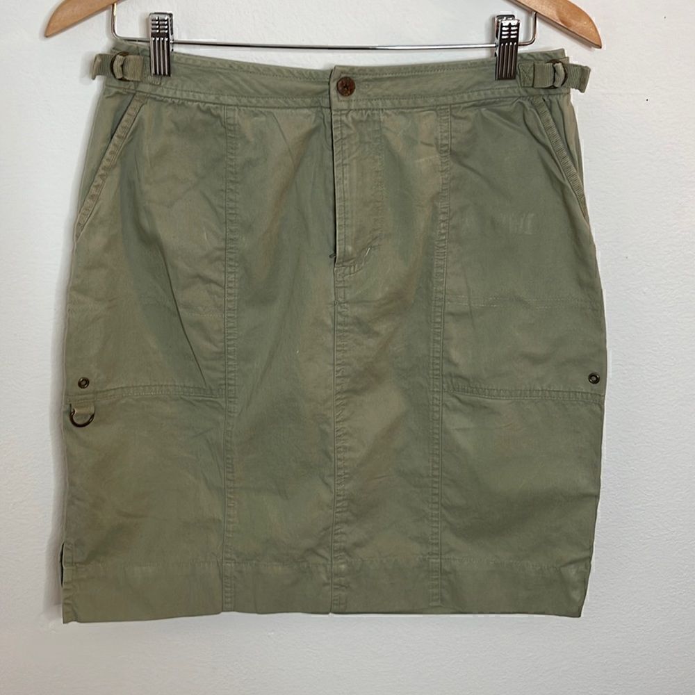Caribbean Joe olive Khaki skirt.  Size 6.